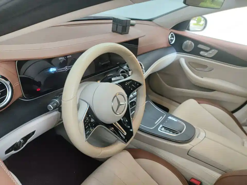Mercedes-Benz E-Class — миниатюра 3