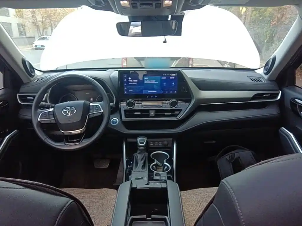 Toyota Highlander — миниатюра 10