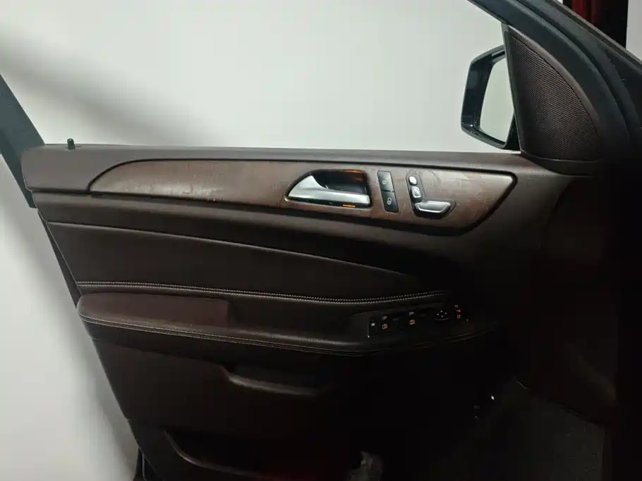 Mercedes-Benz GLE (Import) — миниатюра 7