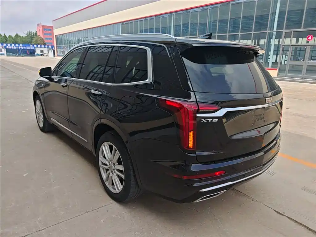 Cadillac XT6 2021 2.0T мест Luxury