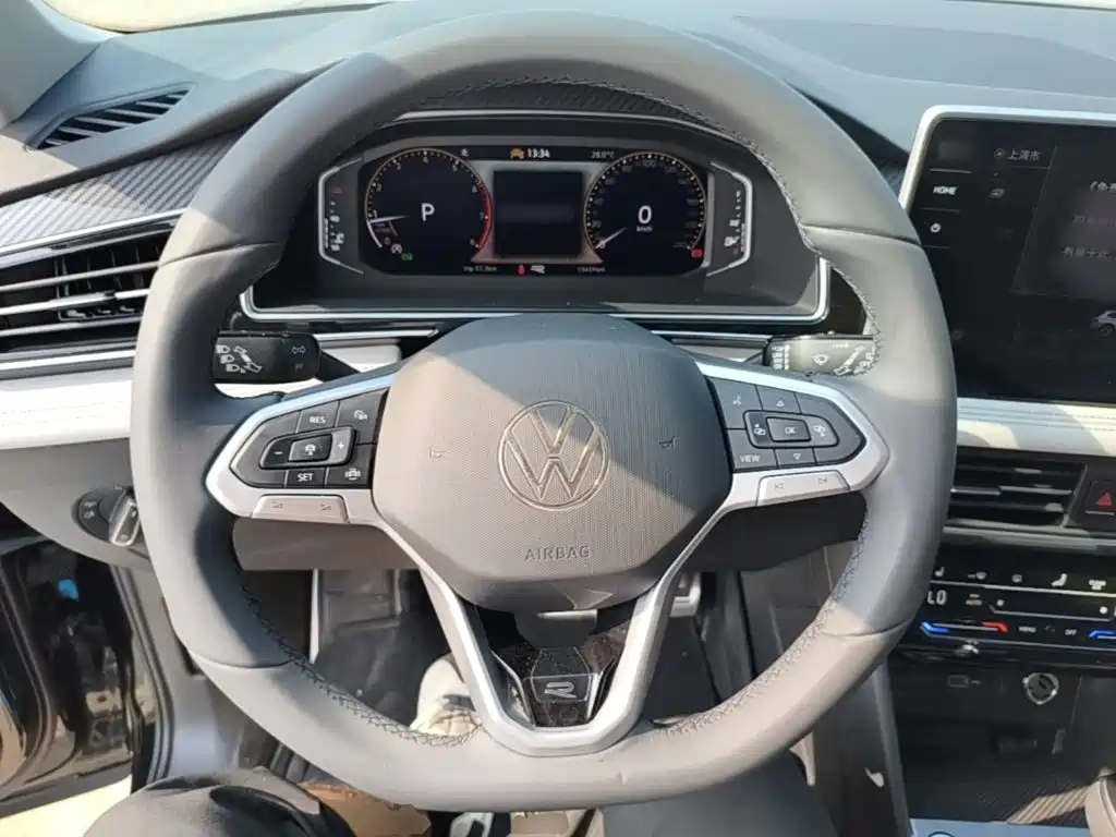 Volkswagen Tiguan L — миниатюра 11