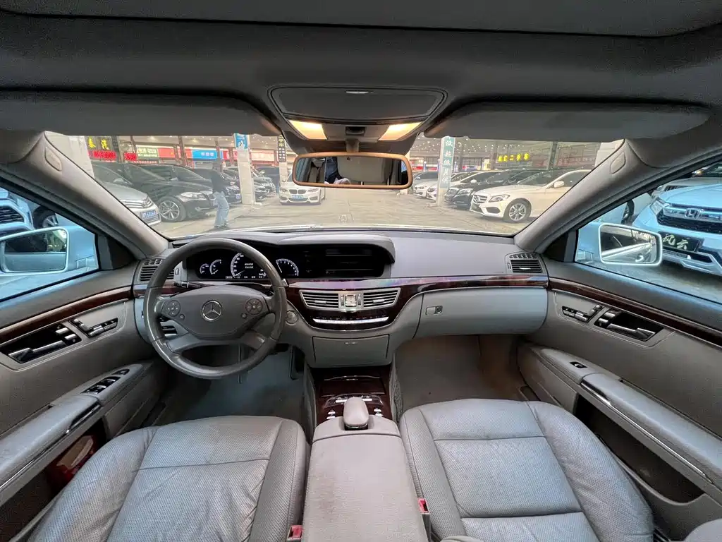 Mercedes-Benz S-Class — миниатюра 13