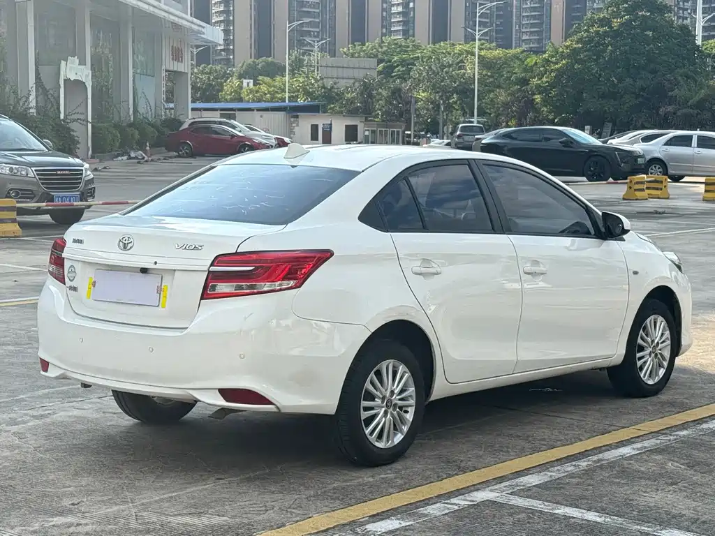 Toyota Vios — миниатюра 7