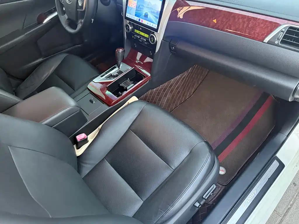 Toyota Camry — миниатюра 11