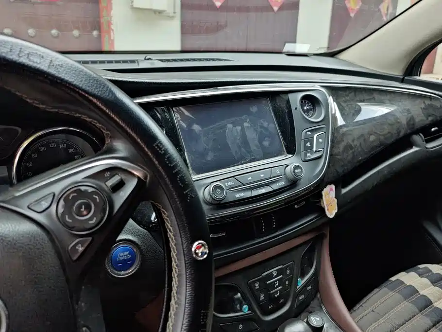 Buick Envision Plus — миниатюра 12
