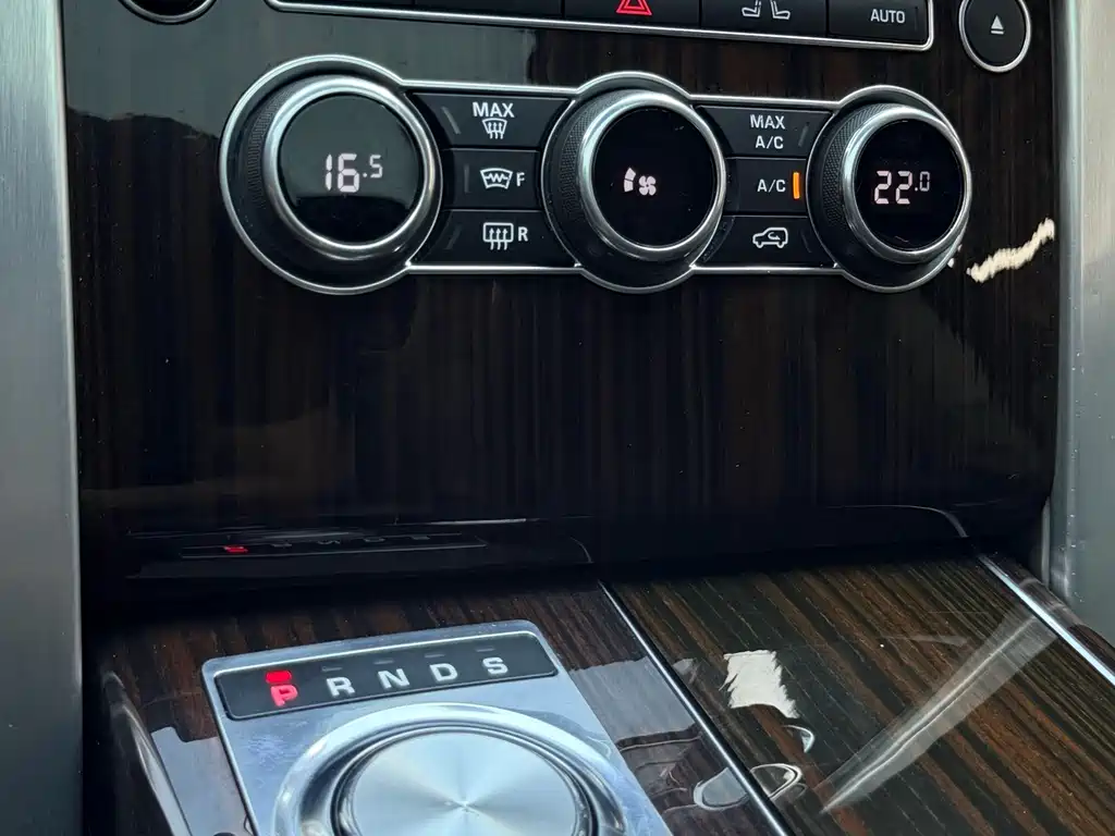 Land Rover Range Rover — миниатюра 9