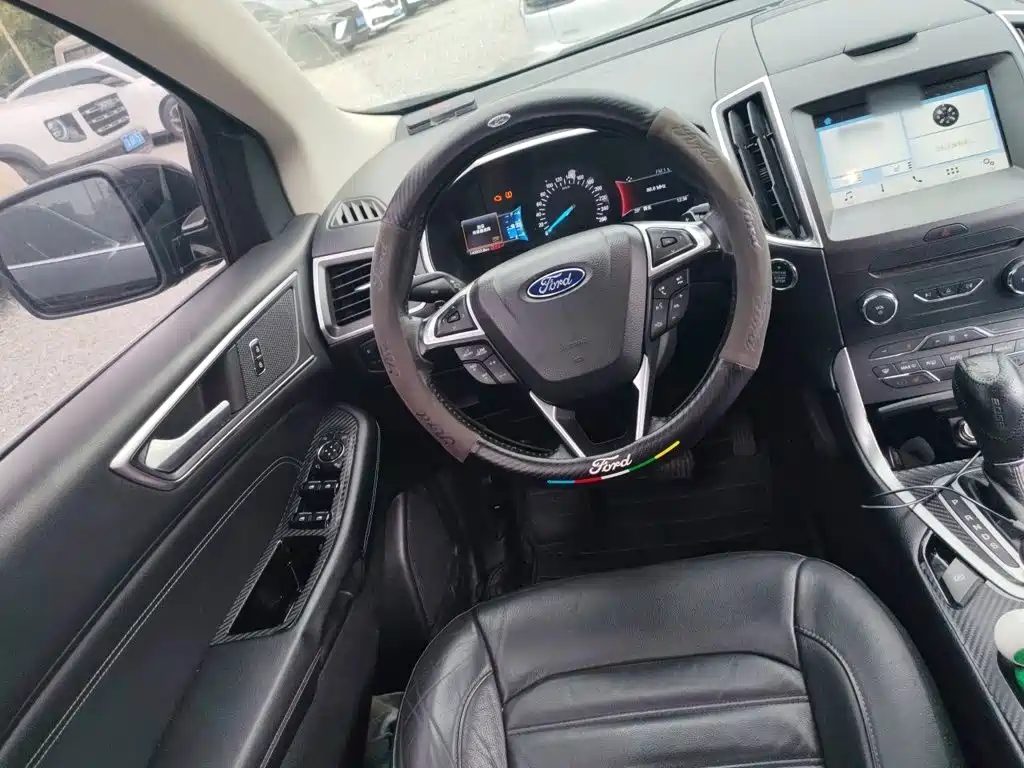 Ford Edge — миниатюра 6
