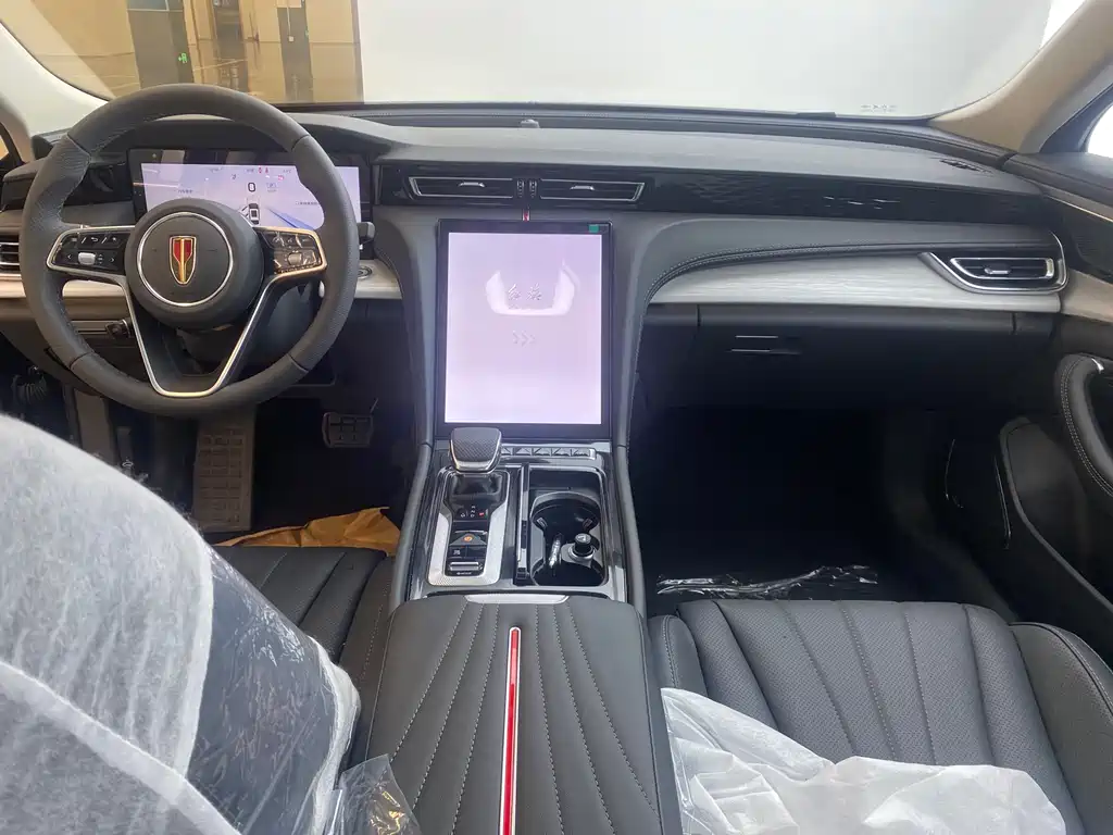 Hongqi H5 2025 2.0T AT