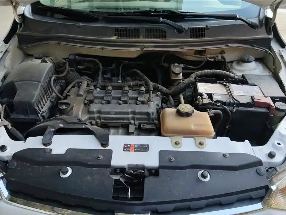 Chevrolet Sail 2015 3 1.3L MT