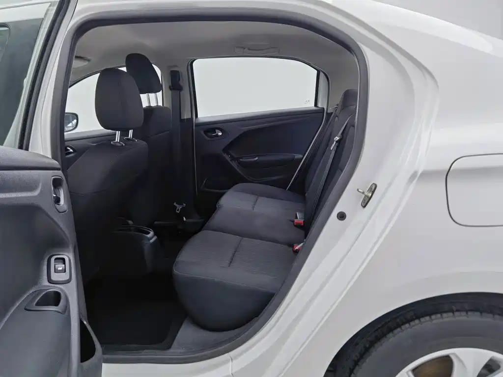 Citroen Elysee — миниатюра 15