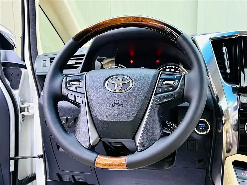 Toyota Alphard 2018 3.5L Luxury