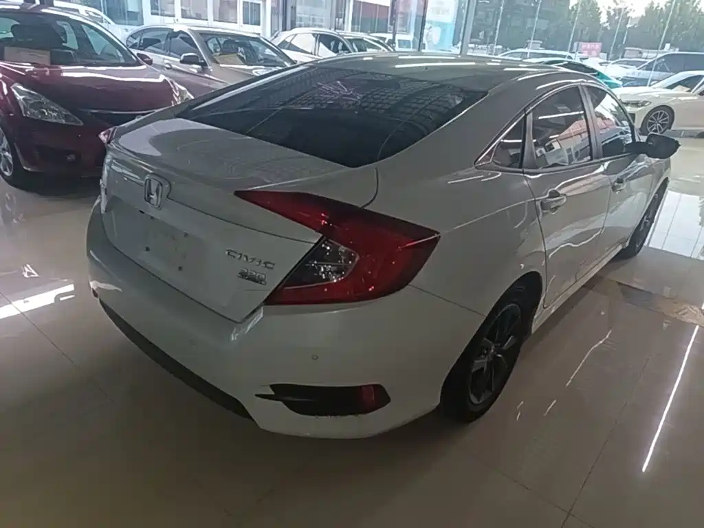 Honda Civic — миниатюра 7