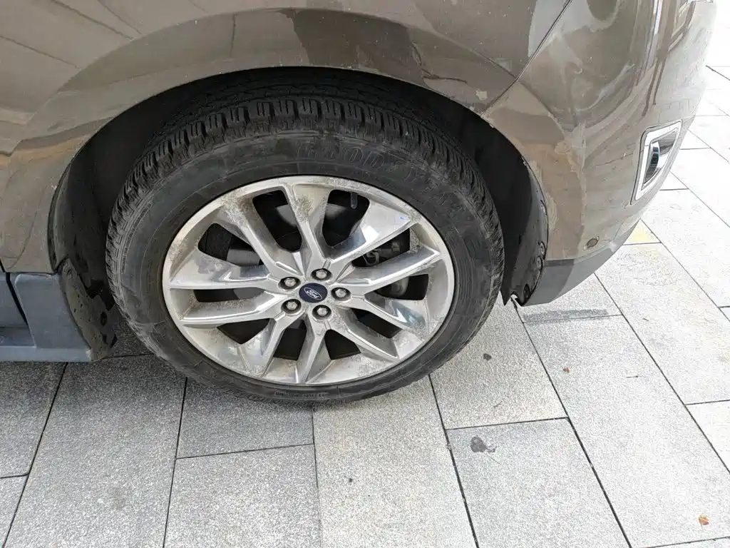 Ford Edge — миниатюра 24