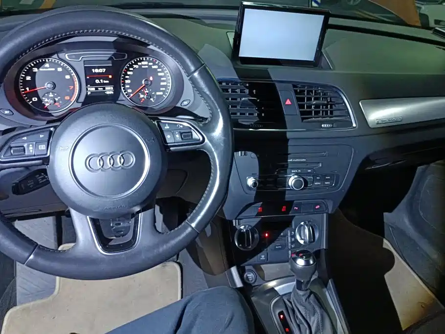 Audi Q3 — миниатюра 12