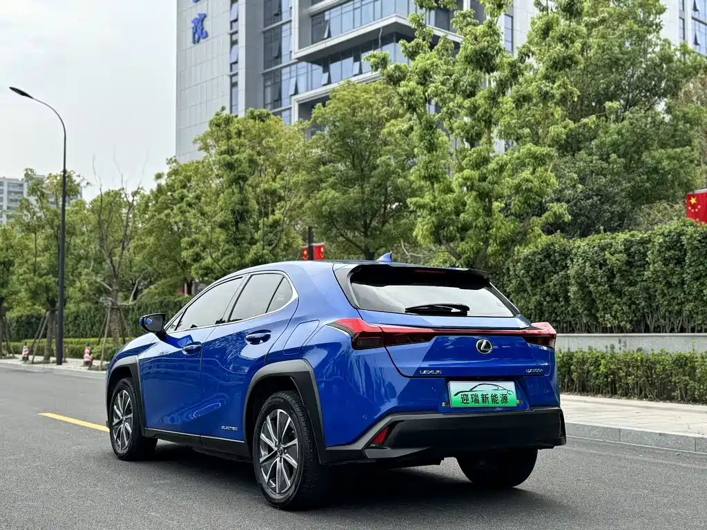 Lexus UX New Energy — миниатюра 2