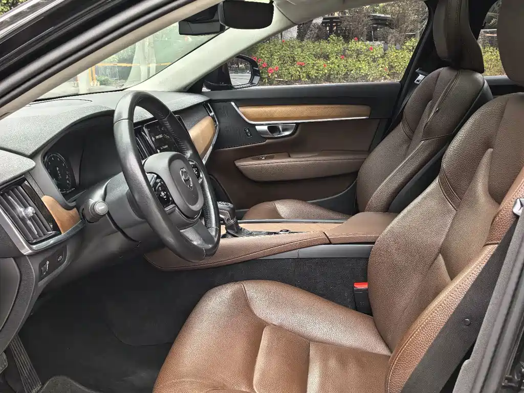 Volvo S90 — миниатюра 7