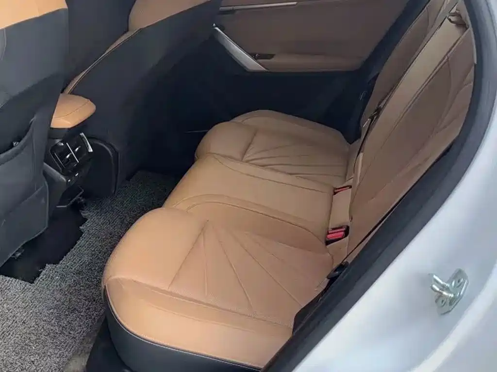 Geely Boyue L — миниатюра 9