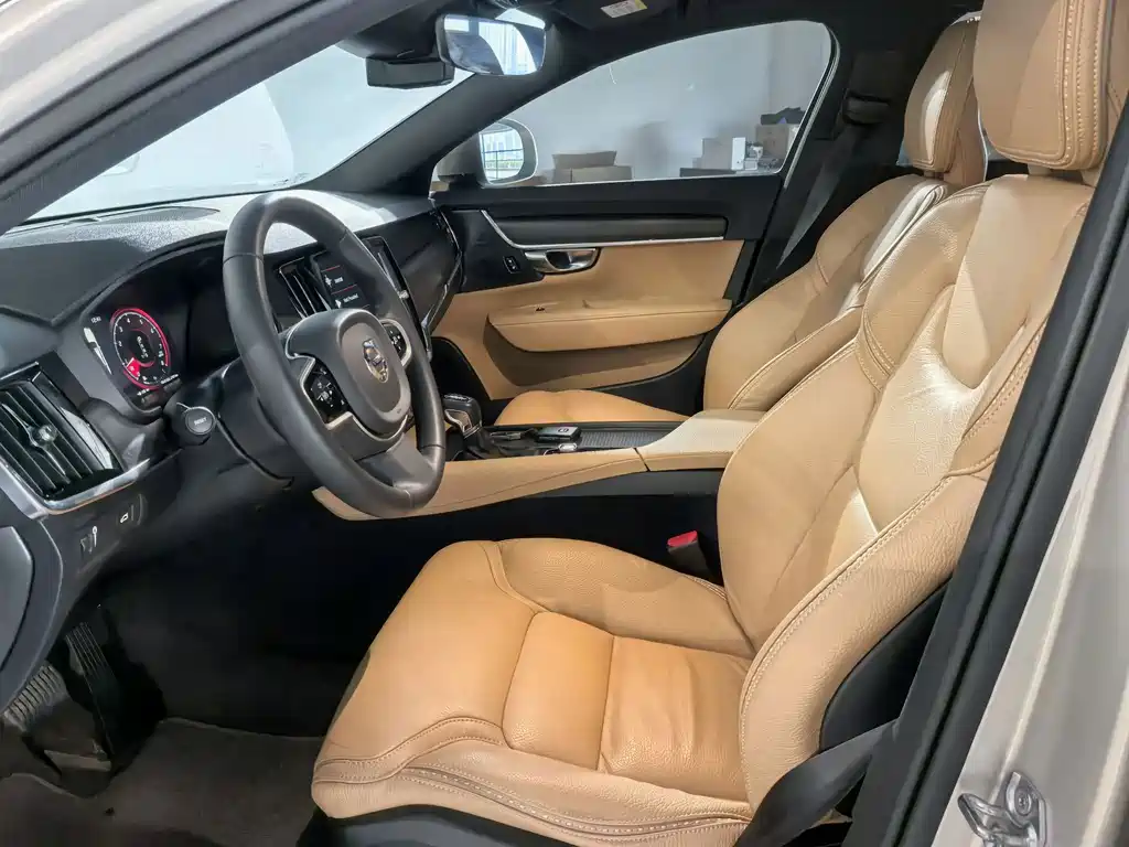 Volvo V90 — миниатюра 5
