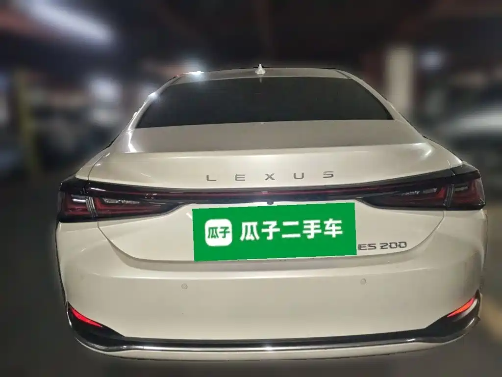 Lexus ES — миниатюра 5