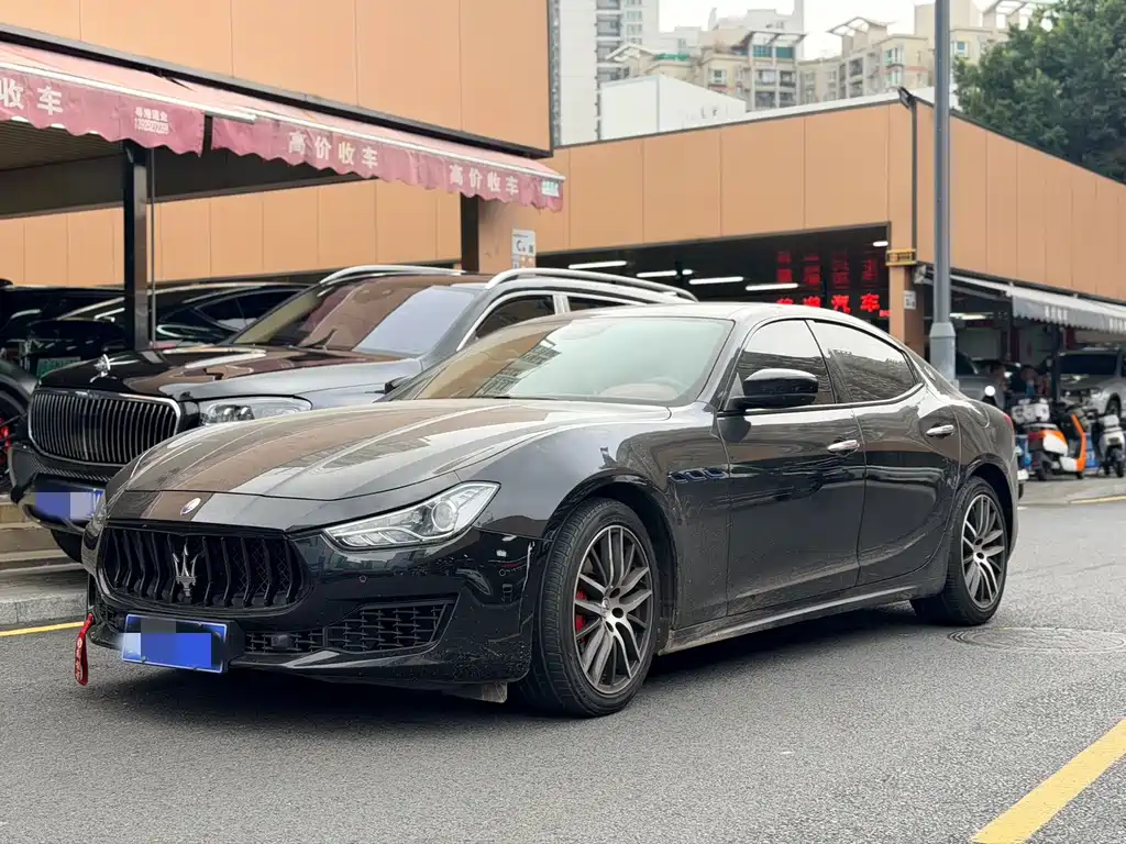 Maserati Ghibli 2021