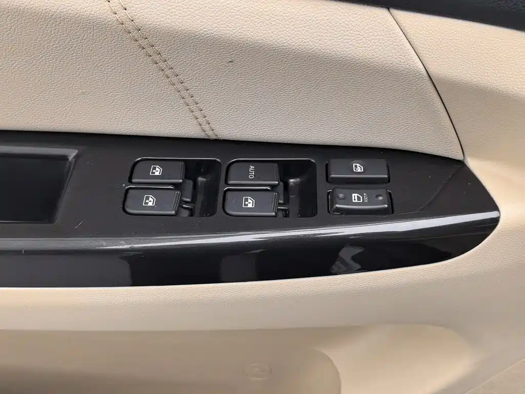 Changan Eado — миниатюра 9