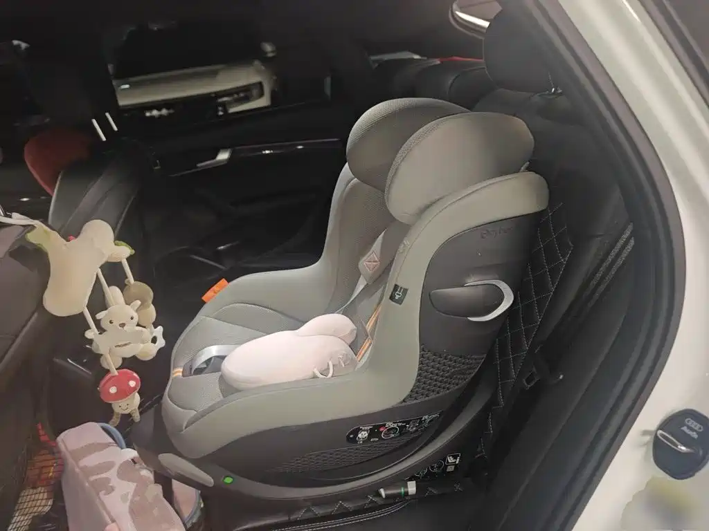 Audi Q5L Sportback — миниатюра 13