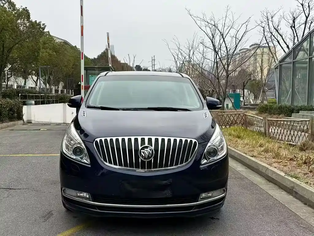 Buick GL8 — миниатюра 2