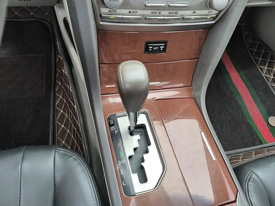 Toyota Camry — миниатюра 16