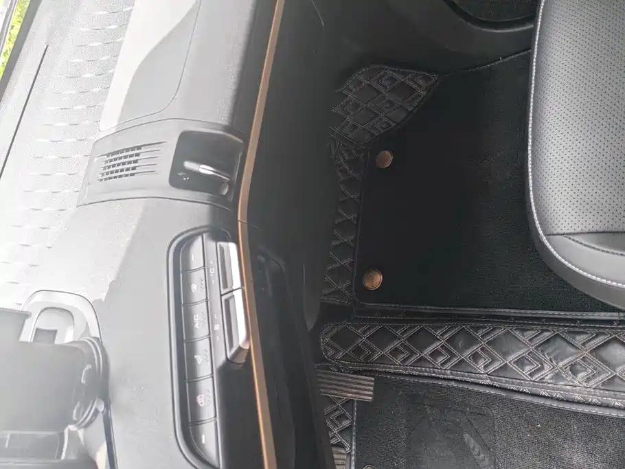Baojun KiWi EV — миниатюра 13