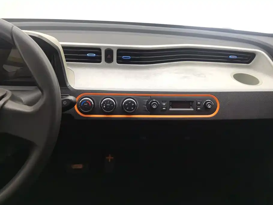 Wuling MINIEV — миниатюра 13