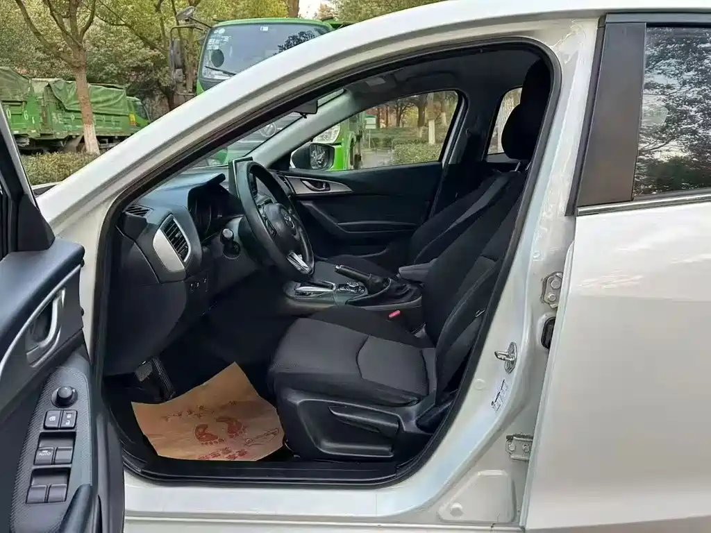 Mazda 3 Axela — миниатюра 5