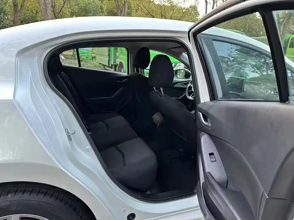 Mazda 3 Axela — миниатюра 8