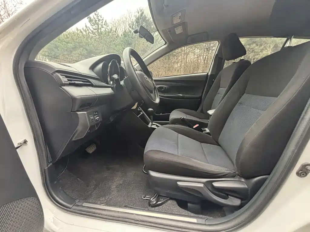 TOYOTA YARIS L ZHIXUAN