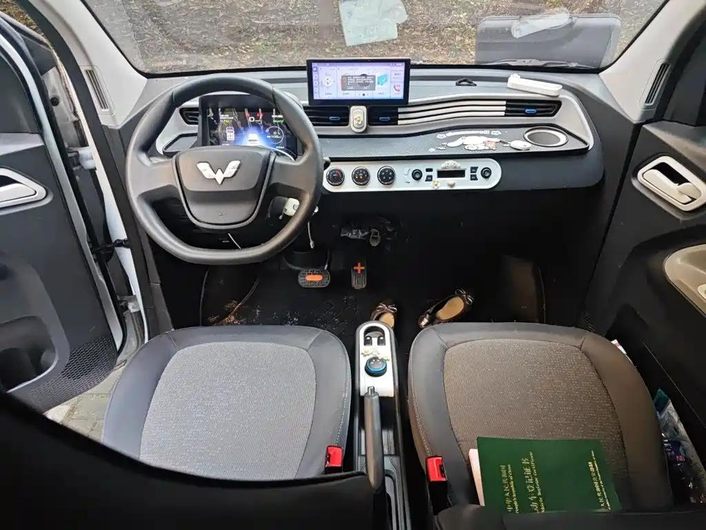 Wuling MINIEV — миниатюра 5
