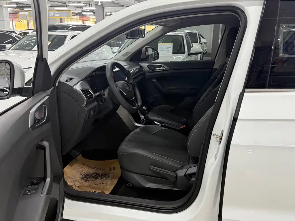 Volkswagen T-Cross — миниатюра 10
