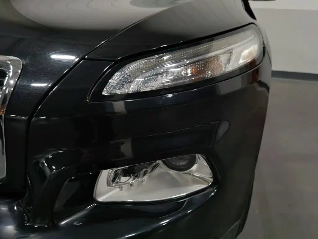 Jeep Cherokee — миниатюра 7