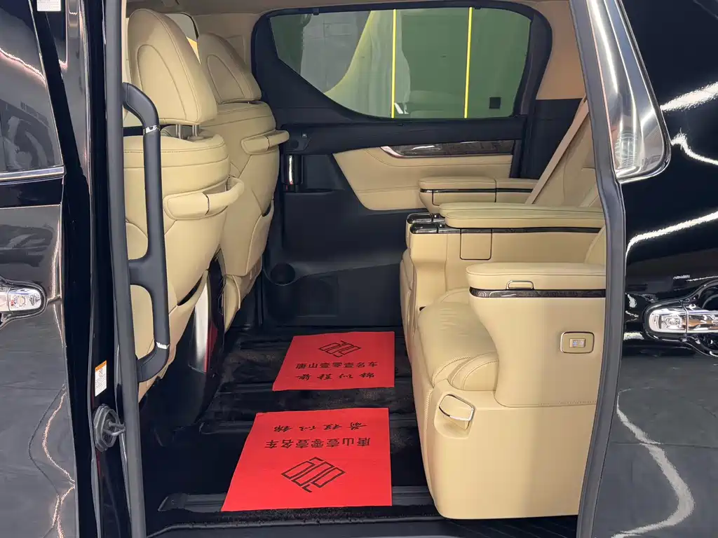 Toyota Vellfire — миниатюра 18