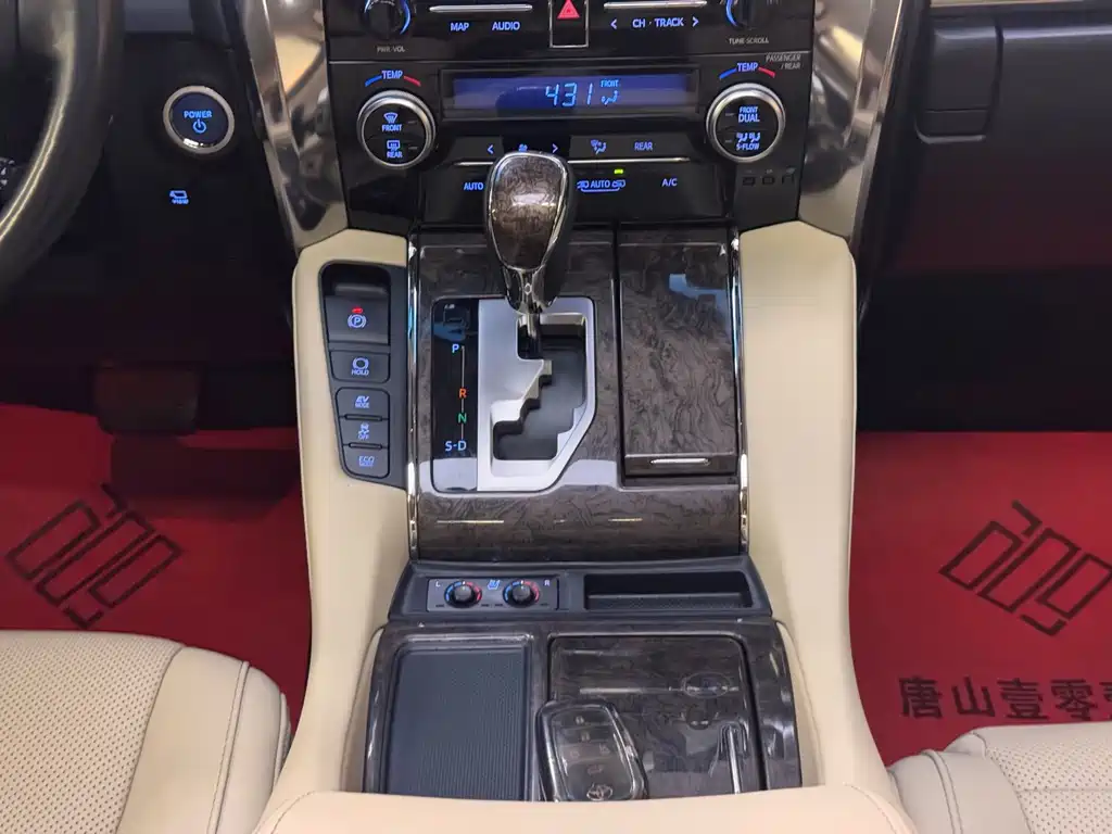 Toyota Vellfire — миниатюра 27