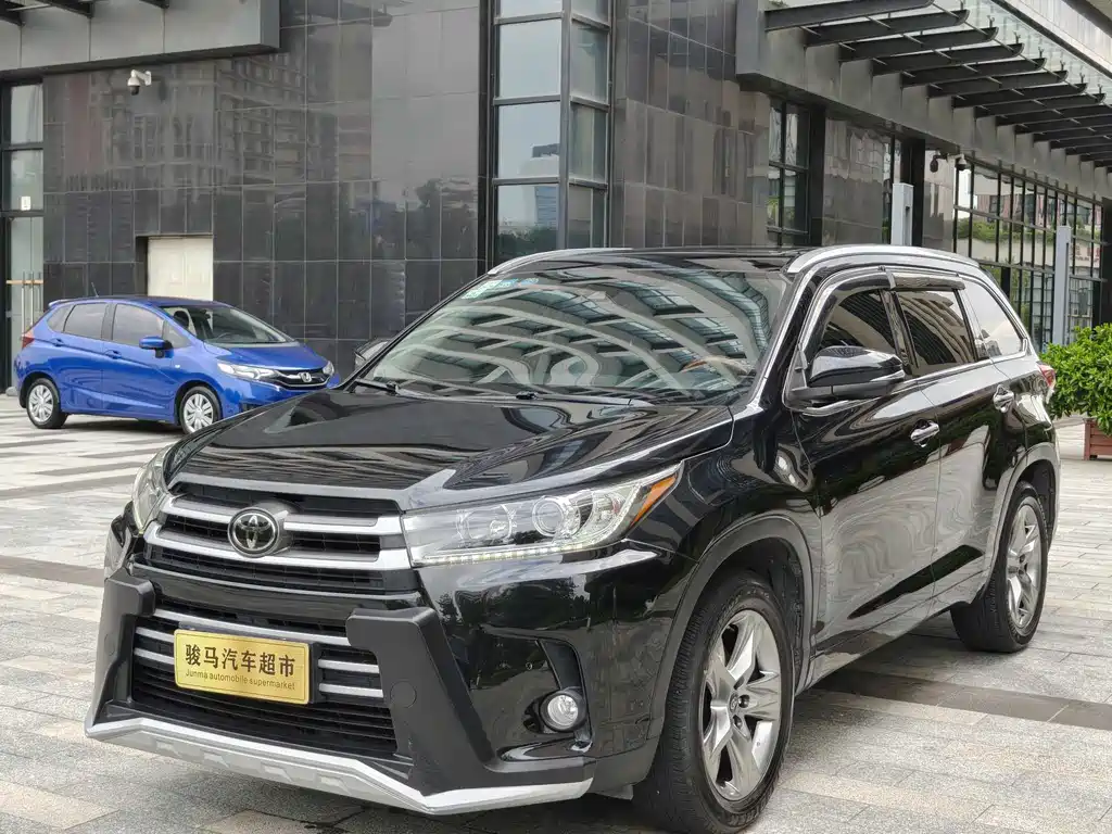 TOYOTA HIGHLANDER