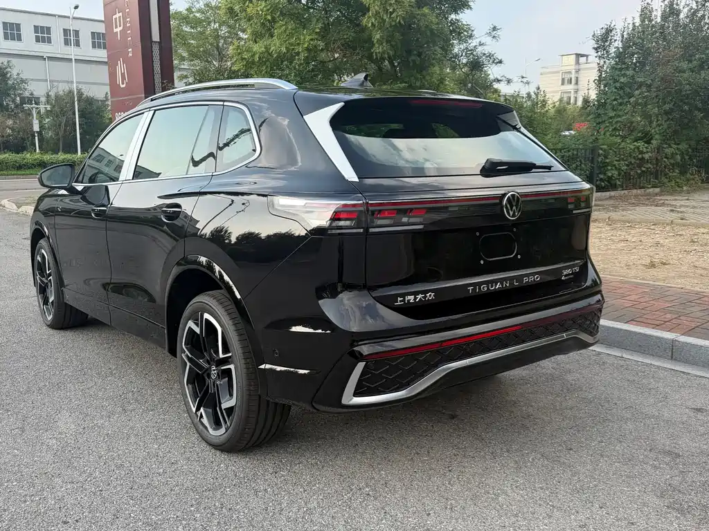 Volkswagen Tiguan L — миниатюра 13