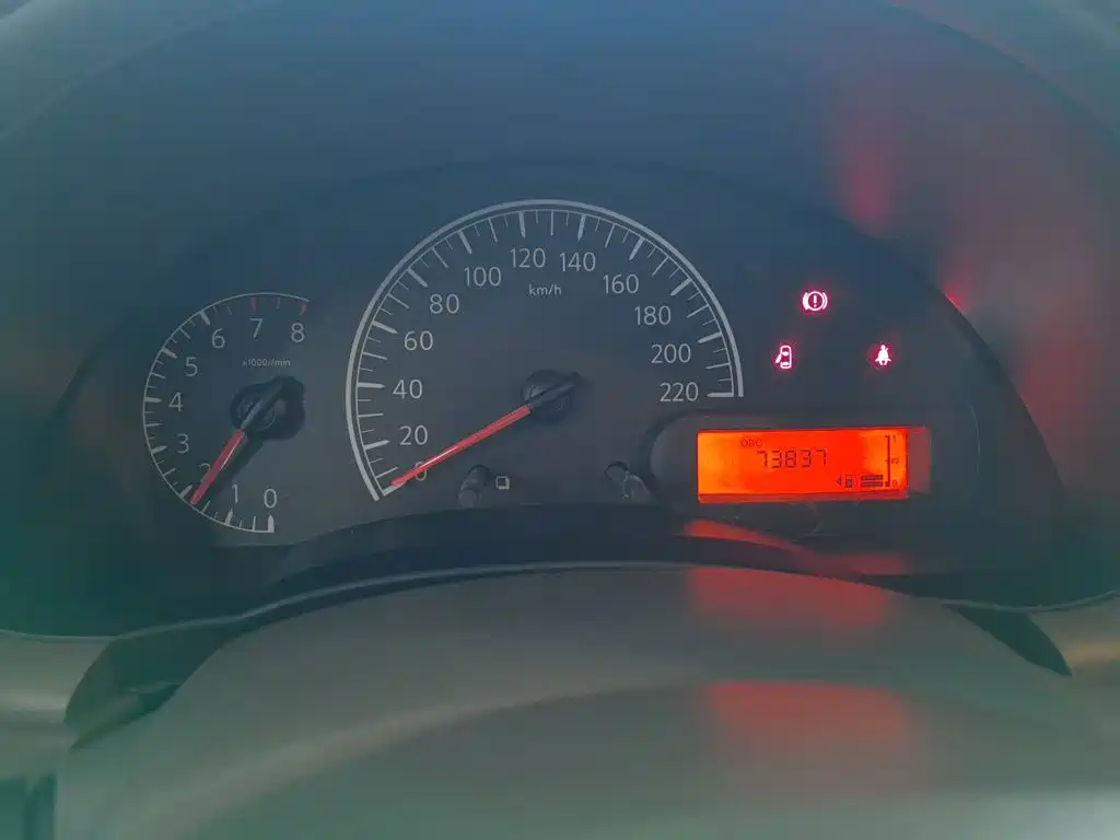 Nissan Sunny — миниатюра 4