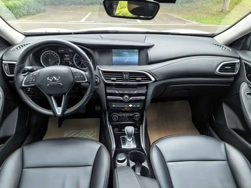 Infiniti QX30 — миниатюра 14