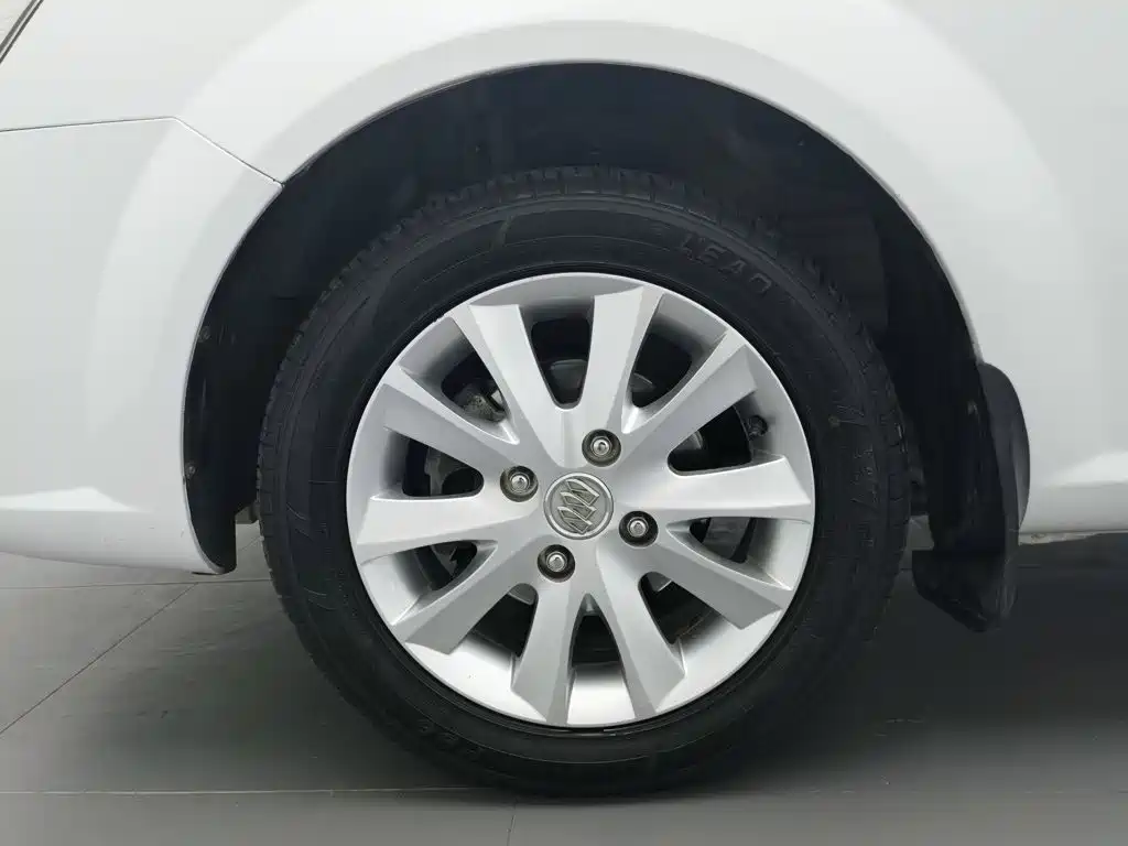 Buick Excelle — миниатюра 17