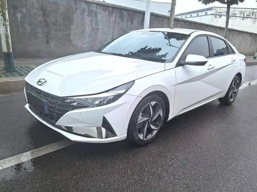 Hyundai Elantra 2023
