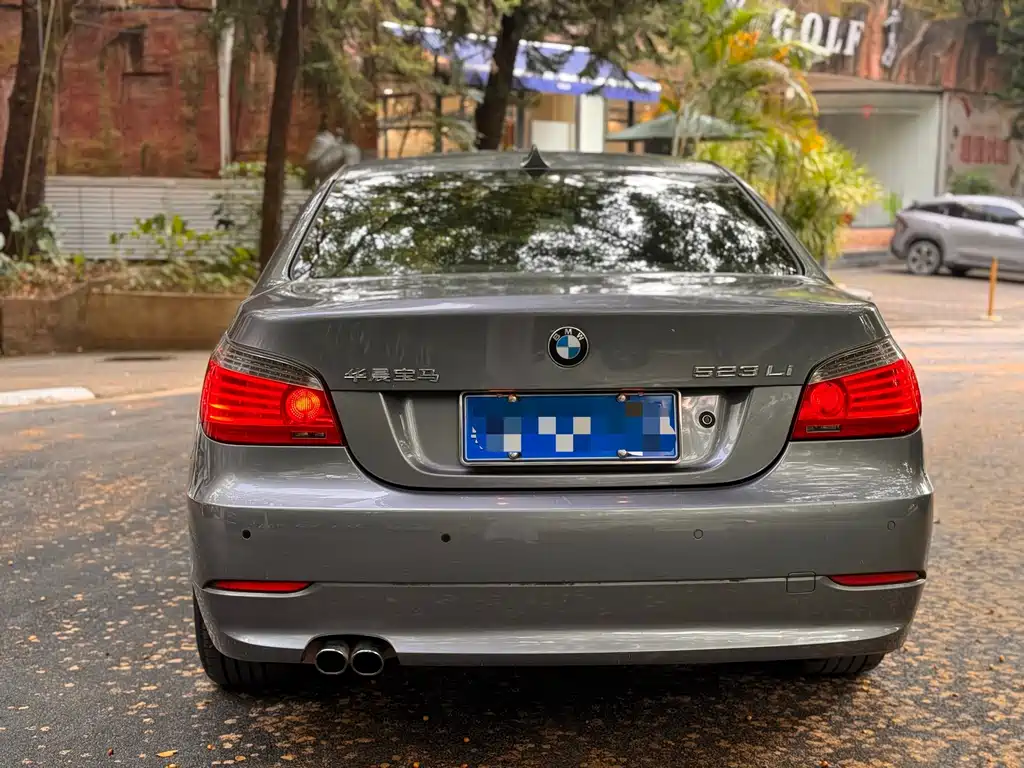 BMW 5 Series — миниатюра 16