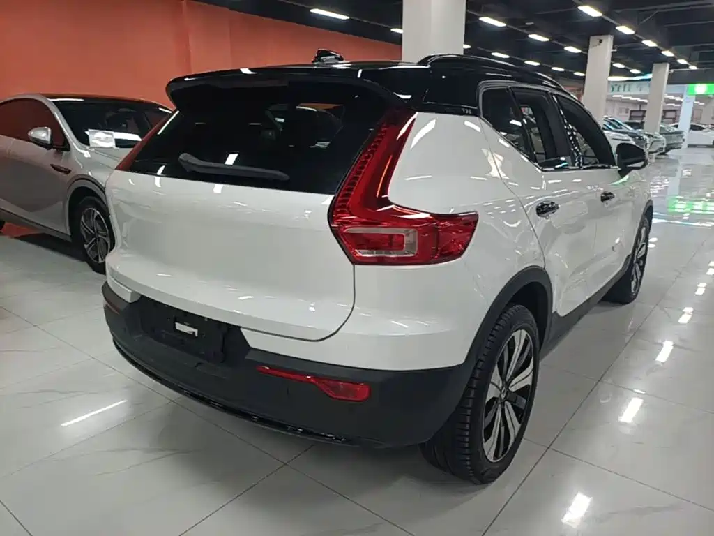 Volvo XC40 NEV — миниатюра 7