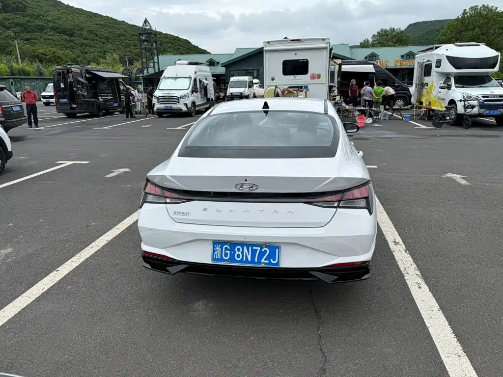 Hyundai Elantra — миниатюра 5