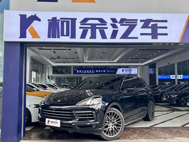 PORSCHE CAYENNE 2021