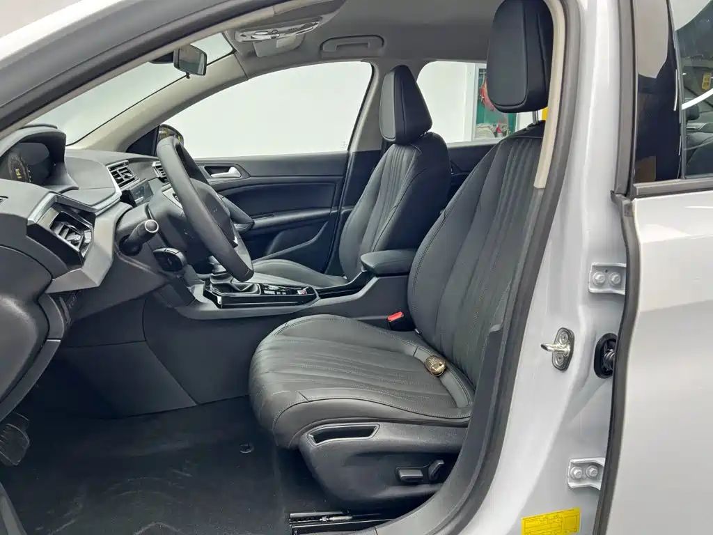 Peugeot 408 — миниатюра 14