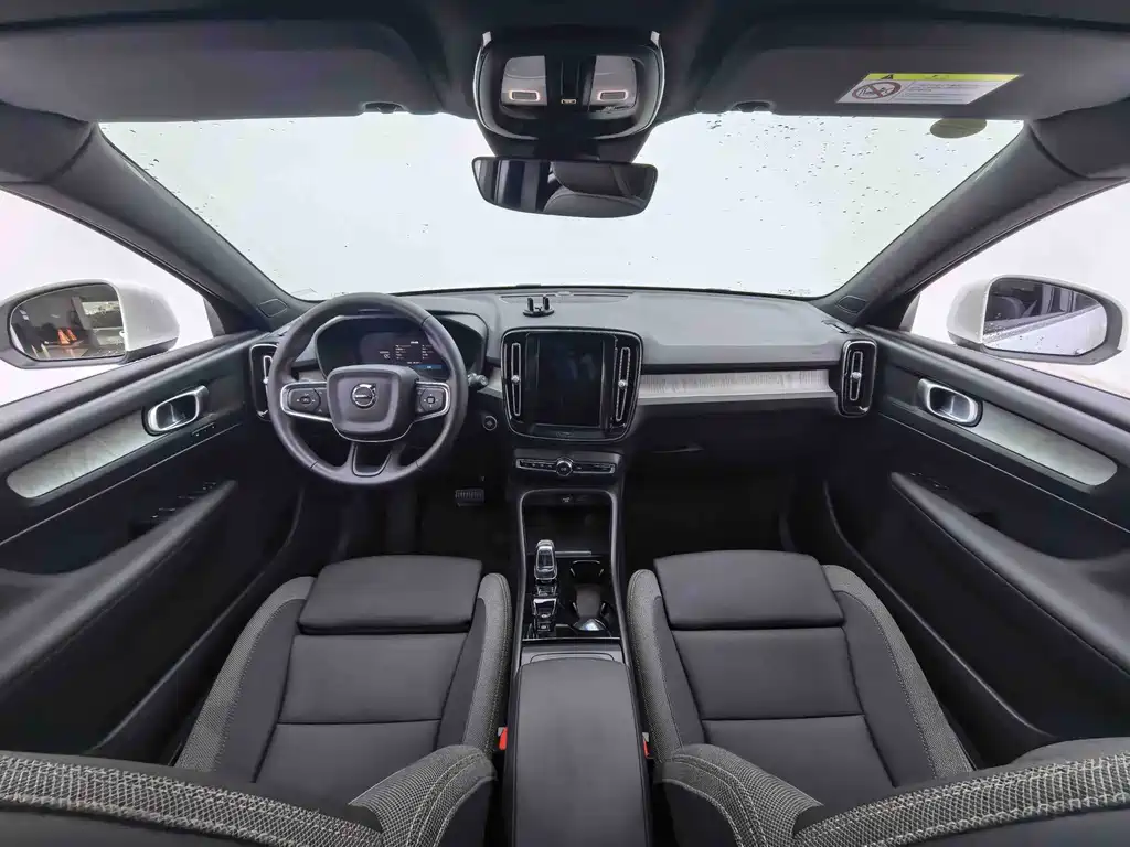 Volvo XC40 — миниатюра 7